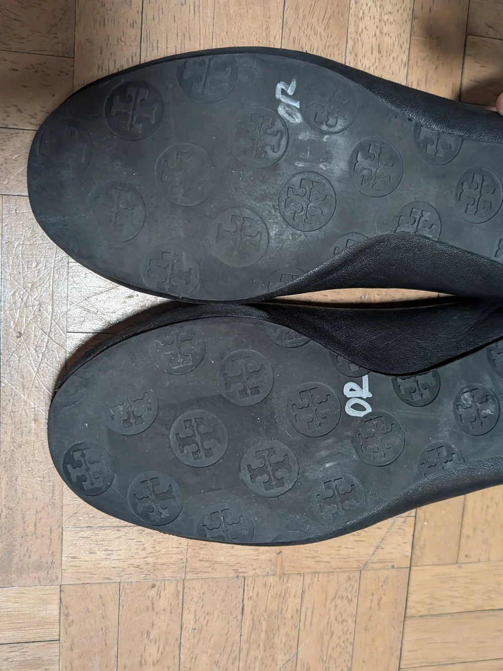 Tory Burch Black Leather Minnie Travel Ballet Flats Size 6.5 Gold Logo